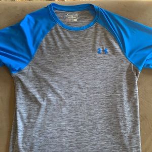 NWOT under Armor half shelve tshirt